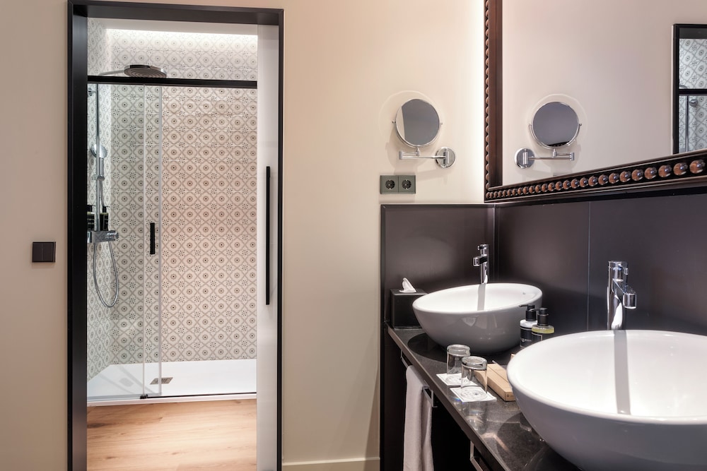 Premium Room - Photo 4