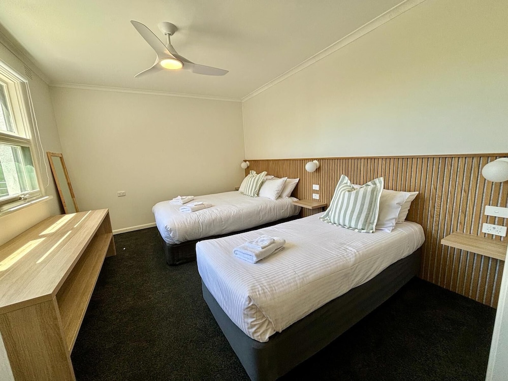 Family Suite, 2 Bedrooms, Non Smoking, Kitchenette (Family Unit) photo 2