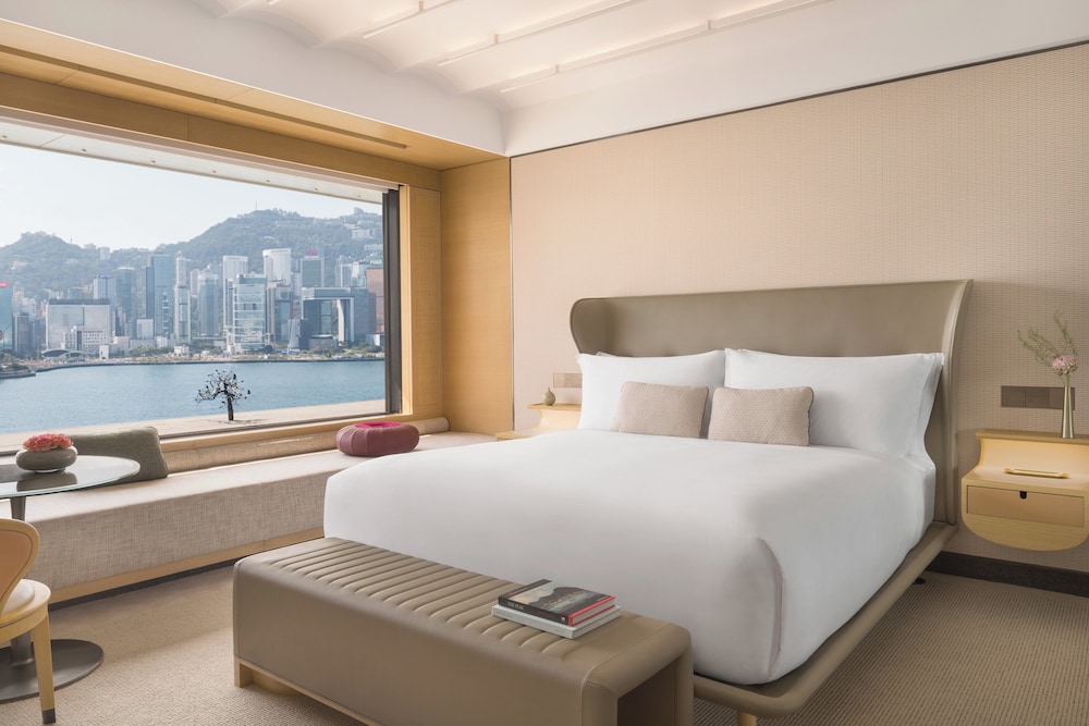 Classic Room, 1 King Bed, Harbor View (Daybed, Moongate)