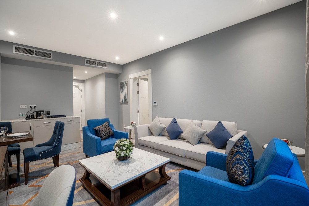 Panoramic Suite - Photo 5