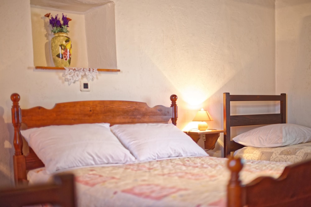 House, Multiple Beds