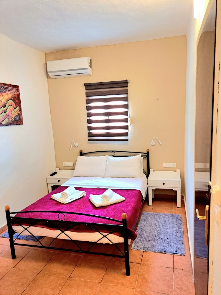 Economy Double Room photo 1