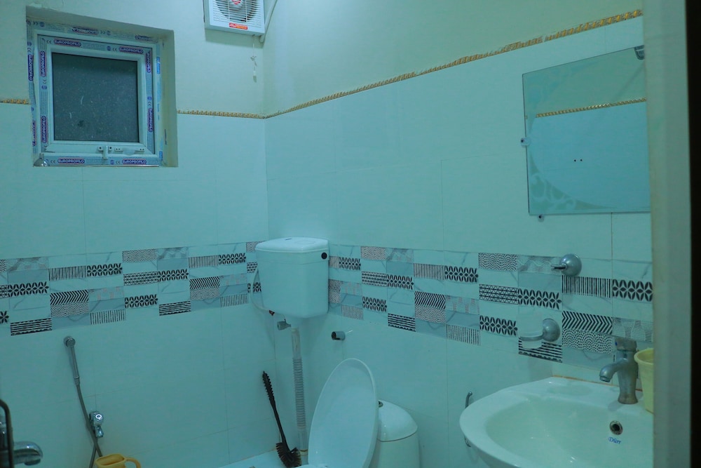 Family Room - Photo 3