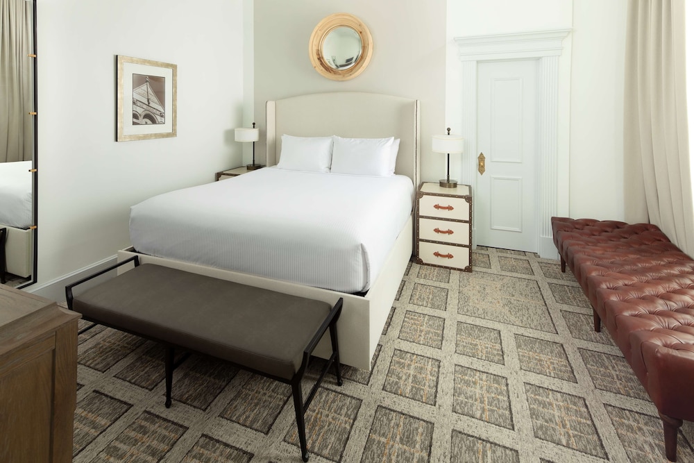 Room, 1 Queen Bed, City View - Photo 6
