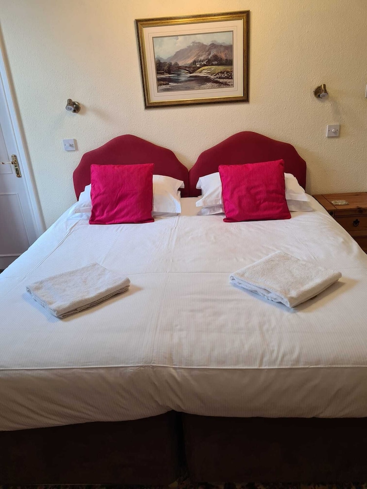 Double or Twin Room, Ensuite photo 2