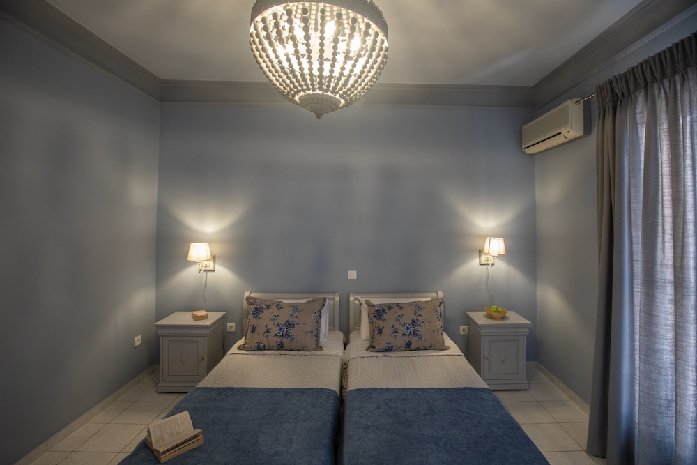 Deluxe Twin Room photo 3