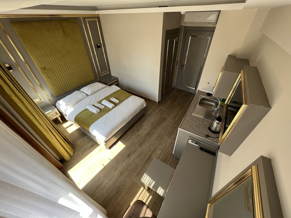 Deluxe Studio Suite photo 3