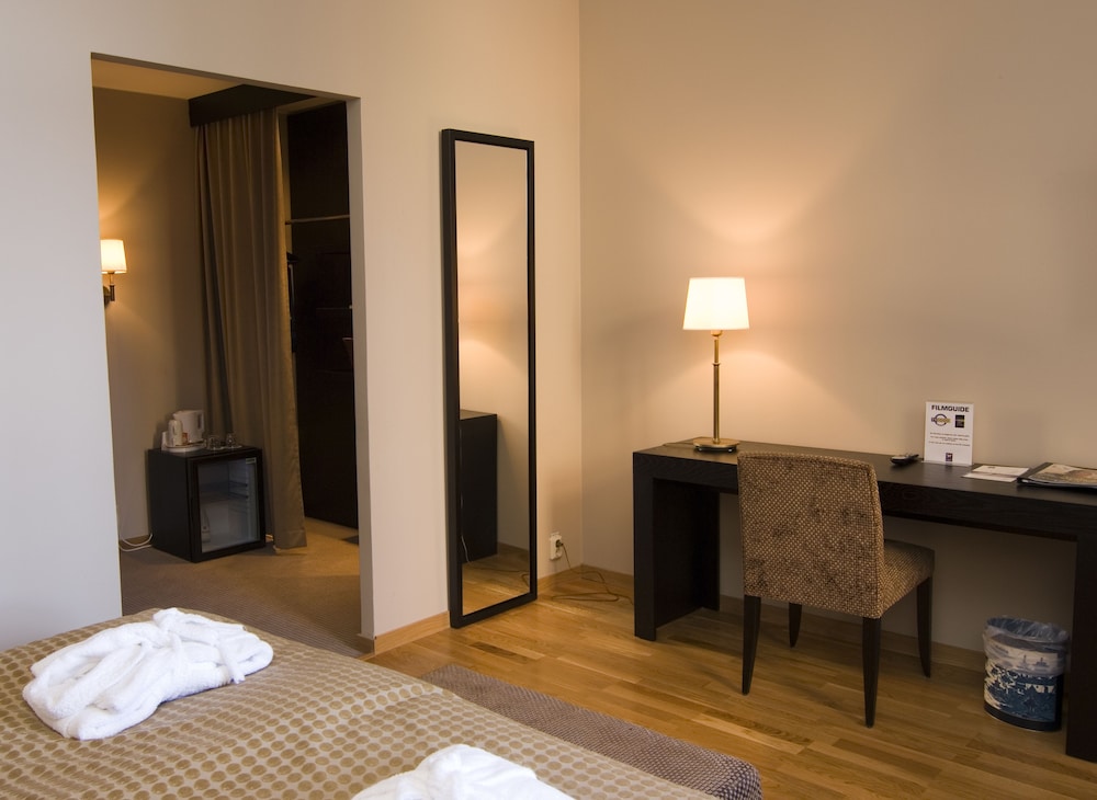 Deluxe Room, Non Smoking - Photo 10