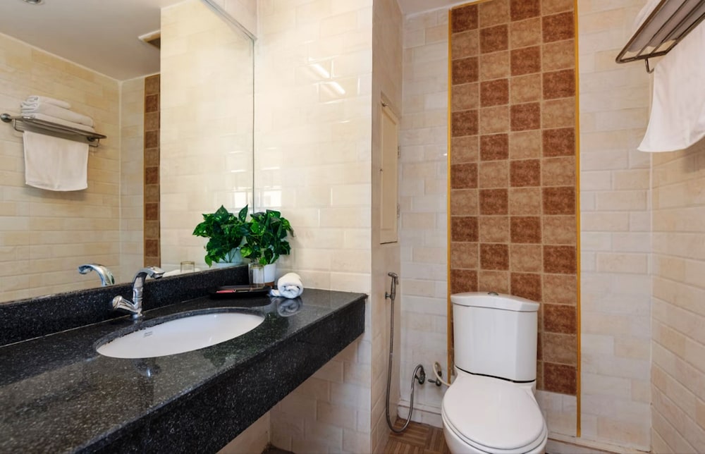 Premium Triple Room, Multiple Beds photo 2