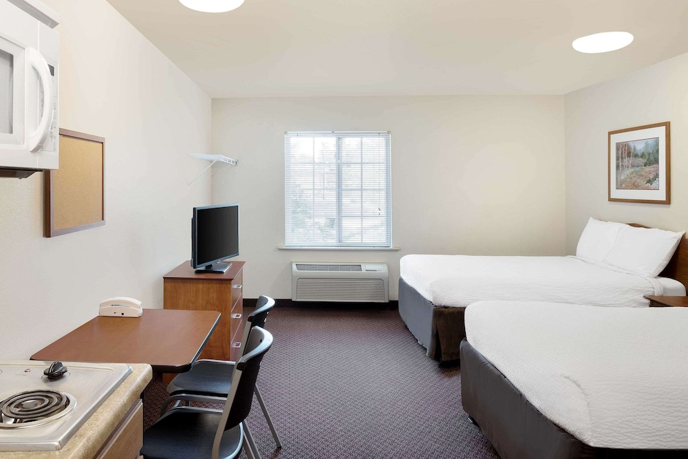 Standard Room, 2 Queen Beds, Non Smoking photo 2