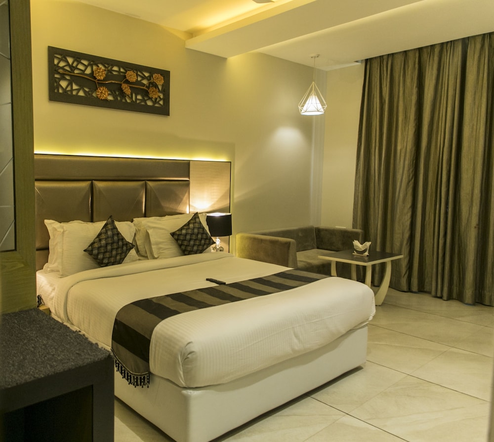 Executive Room - Photo 1