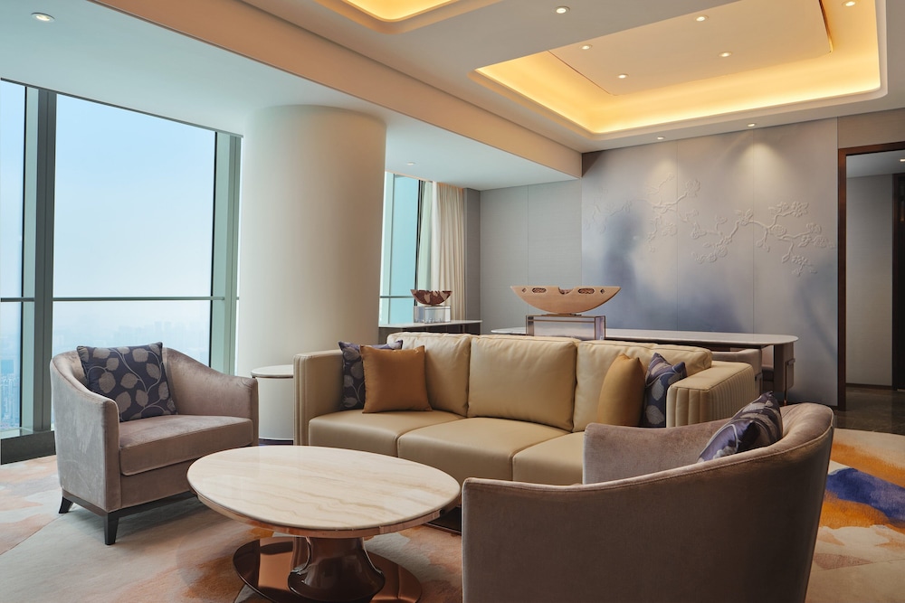 Suite, 1 Bedroom - Photo 3