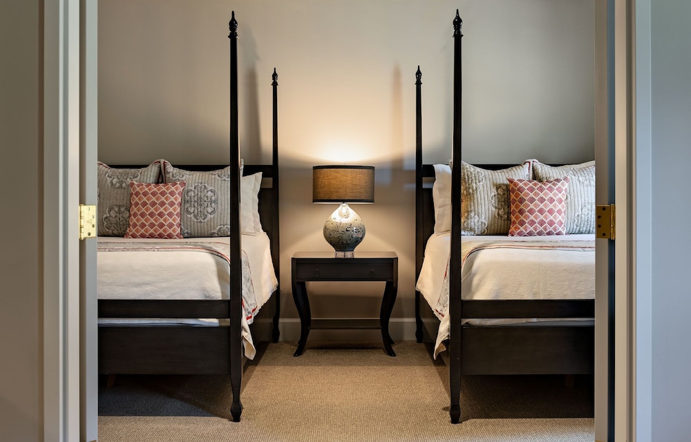 Junior Suite, 2 Queen Beds photo 2