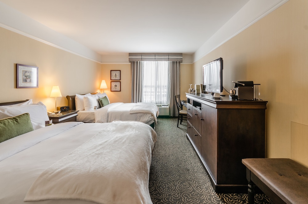 Classic Room, 2 Queen Beds photo 1