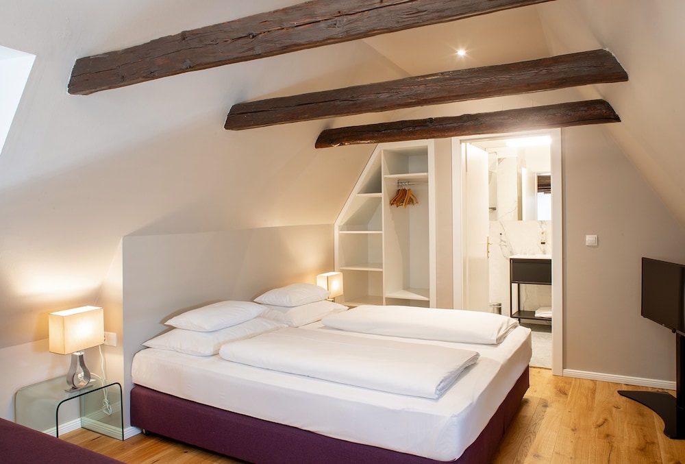 Penthouse Suite - Photo 3