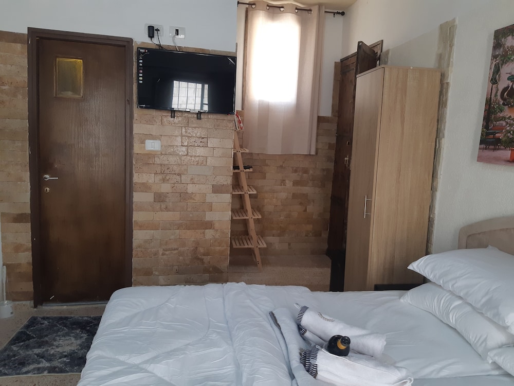 Family Quadruple Room, Ensuite (Bells) photo 3