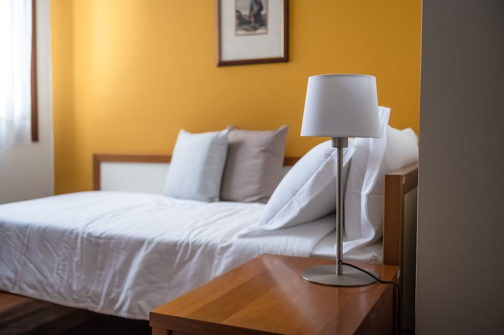 Standard Double Room, 2 Twin Beds photo 3