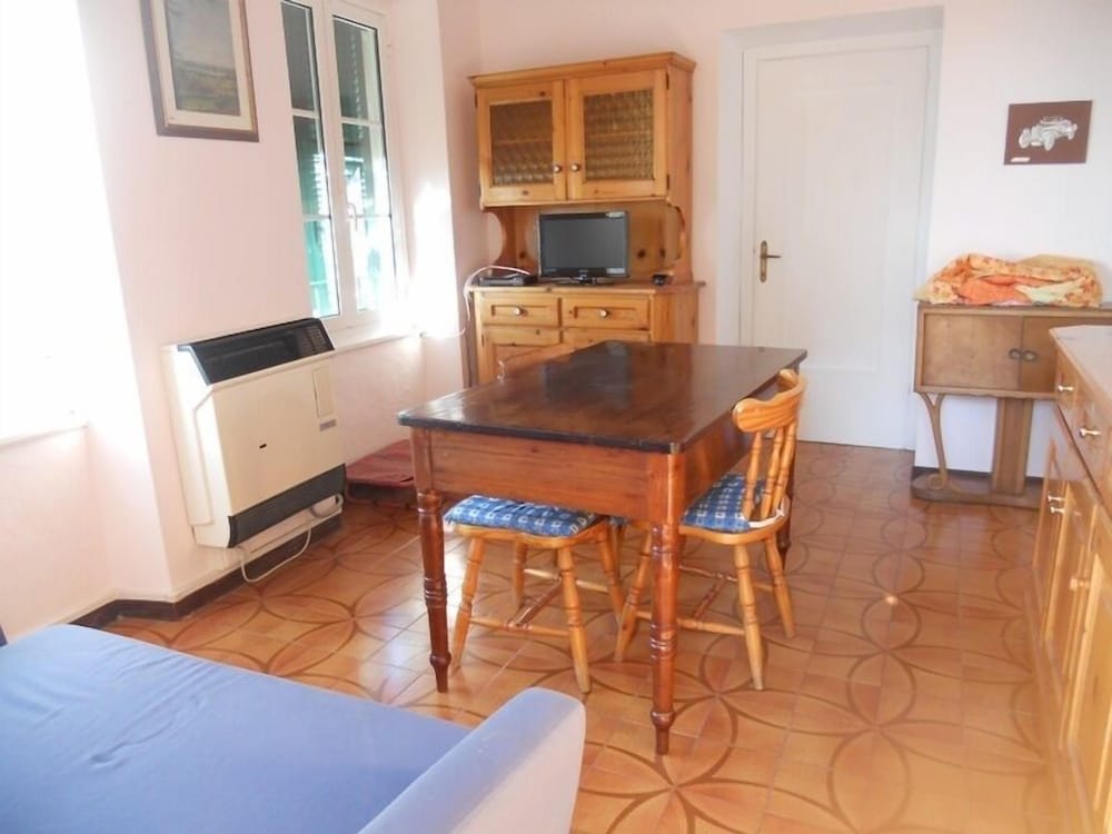 Standard Apartment, 1 Bedroom, Annex Building photo 2