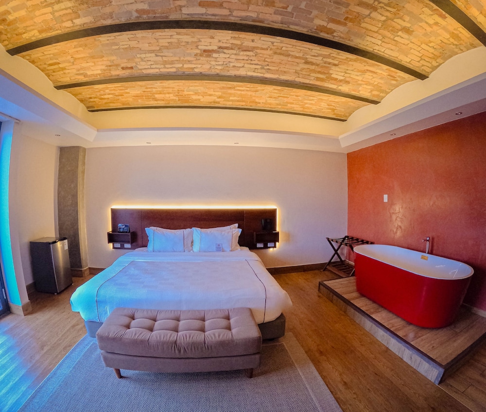 Suite Tradicional con vista al río y terraza (1 cama king)