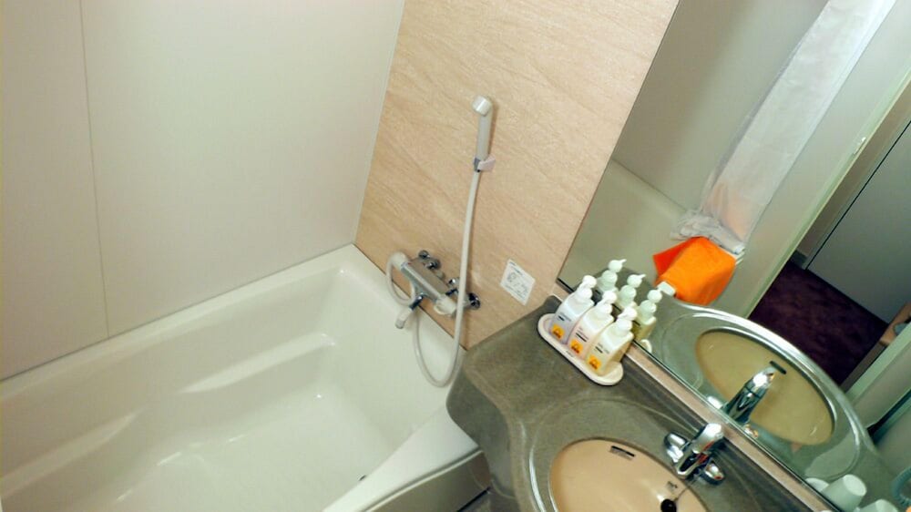 Standard Twin Room, 2 Queen Beds, Smoking photo 2