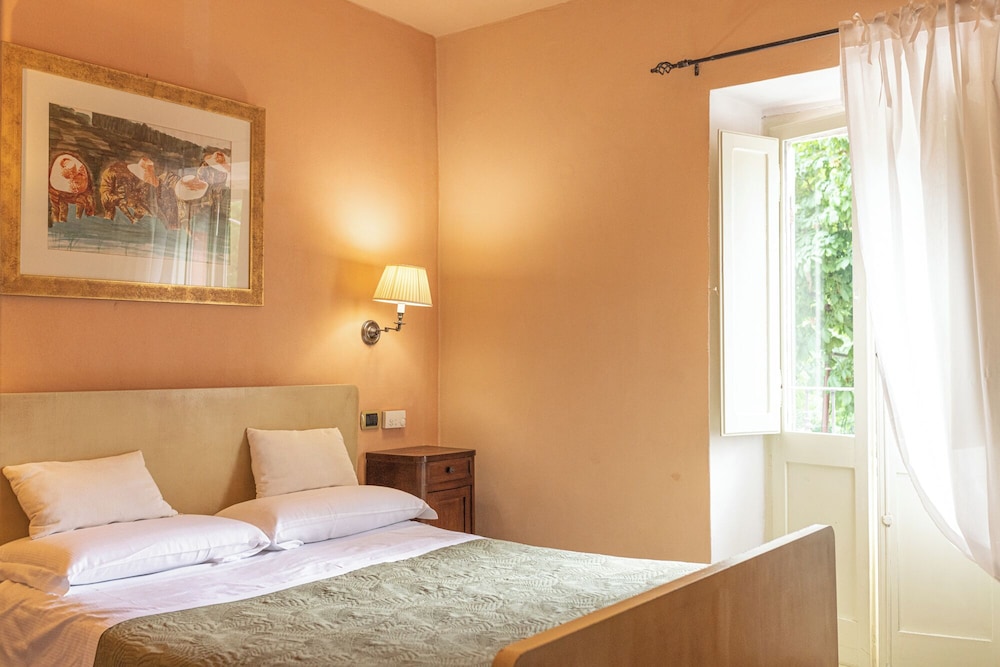 Standard Double Room (Pergolesi)