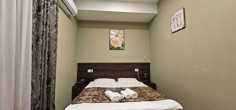 Standard Double Room (203,201,303) photo 1