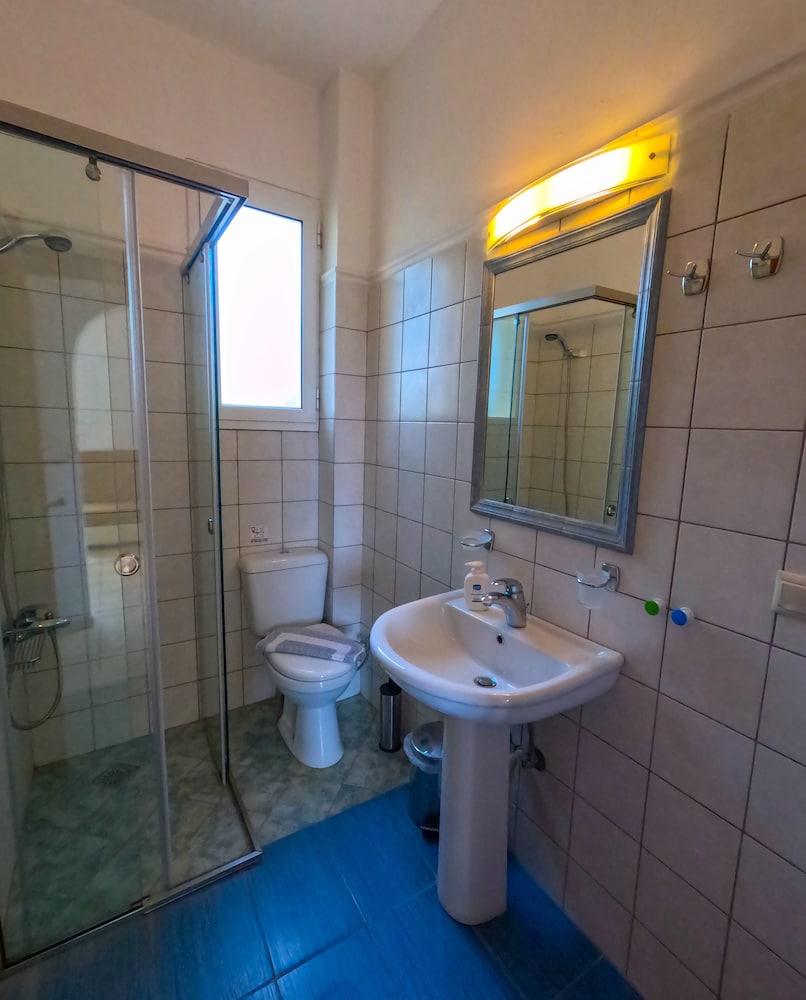 Apartment, 2 Bedrooms, Sea View photo 3