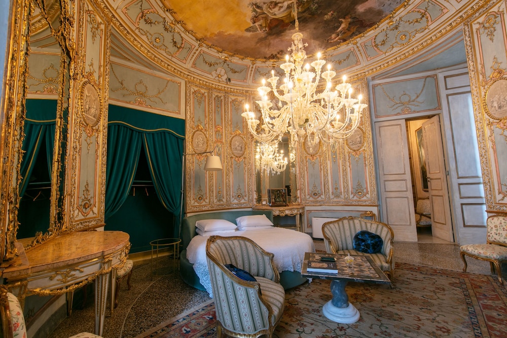 Luxury Room photo 2