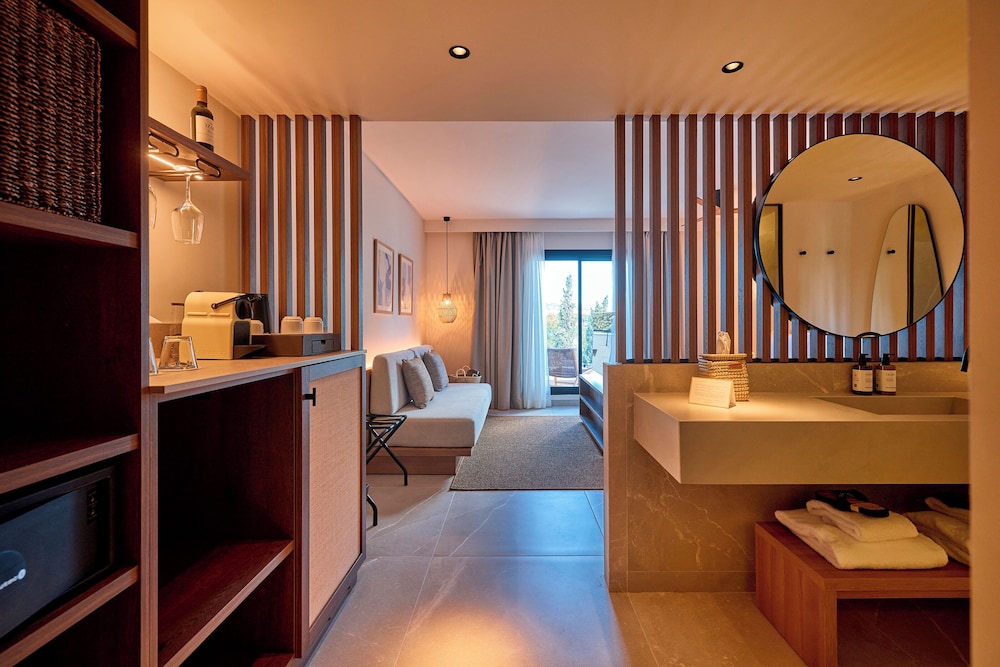 Deluxe Double Room (Mandala) thumbnail 6