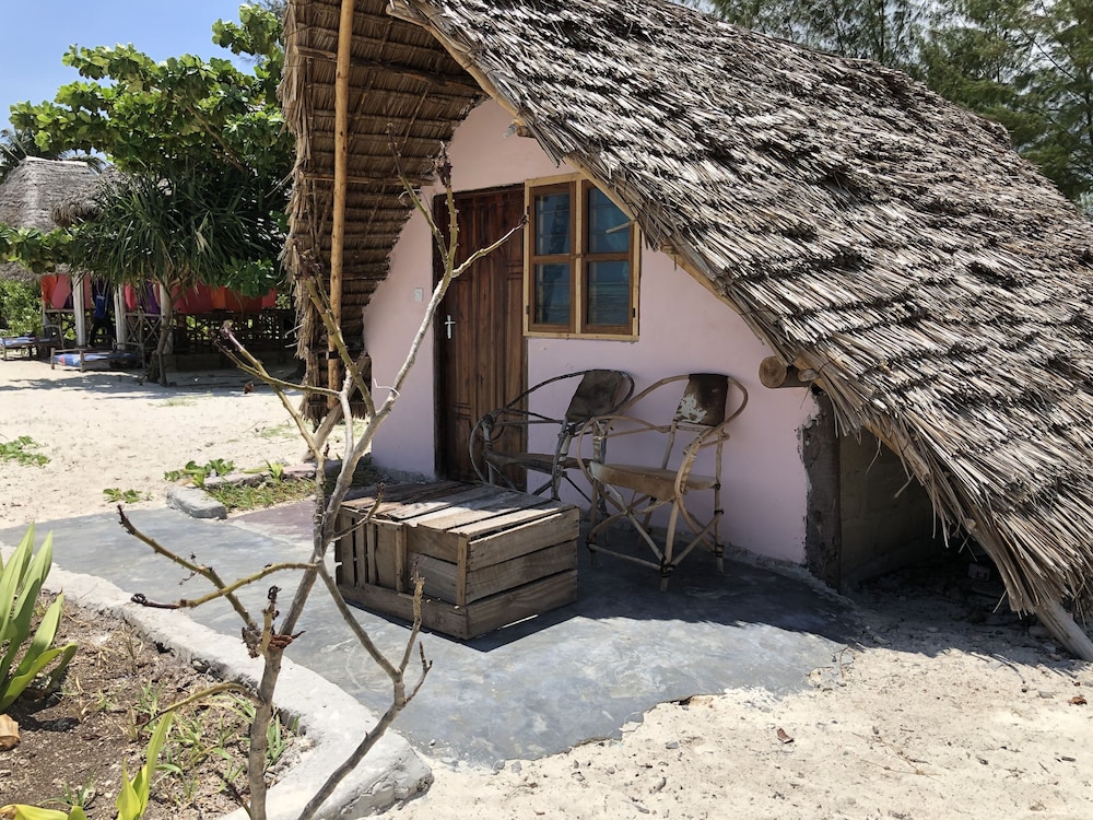 Basic Bungalow, 1 Double Bed, Beach View