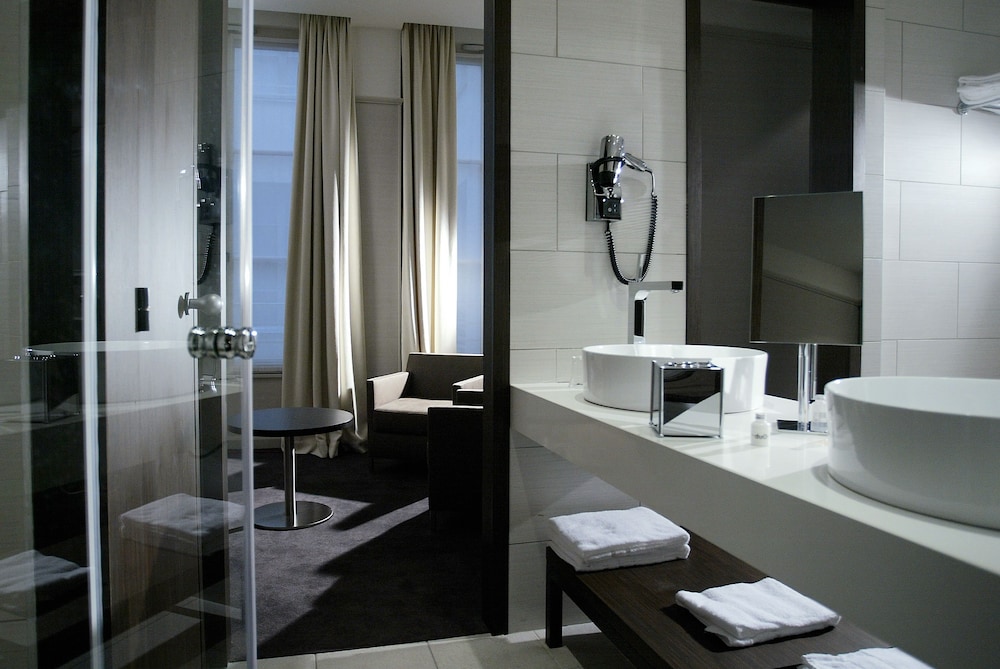 Suite thumbnail 6