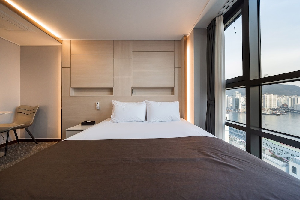 Deluxe Double Room, Sea View - Photo 8