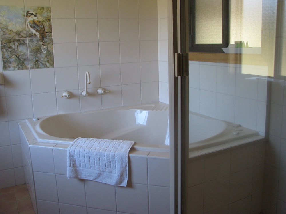 Kookaburra Lodge photo 3