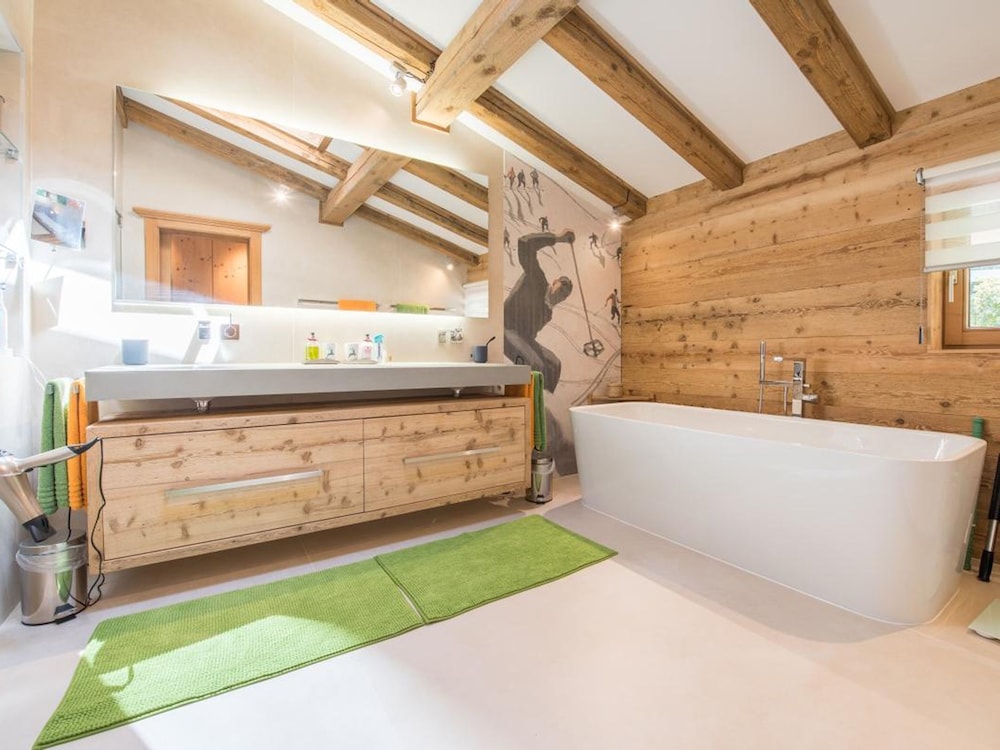 Luxury Chalet, 5 Bedrooms, Sauna, Garden Area photo 2