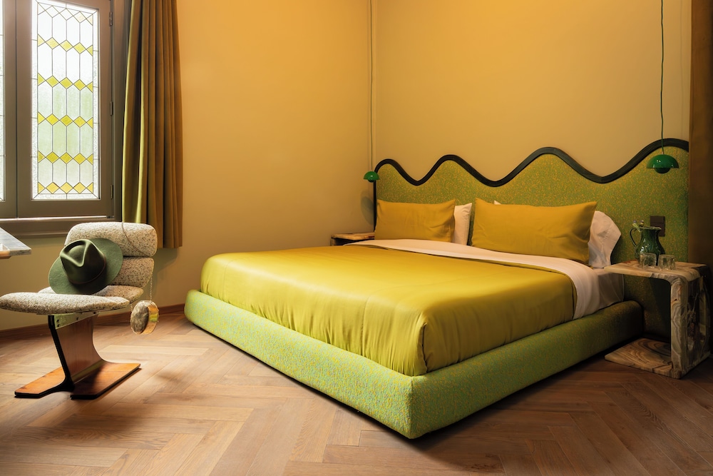 Deluxe Room, Courtyard View