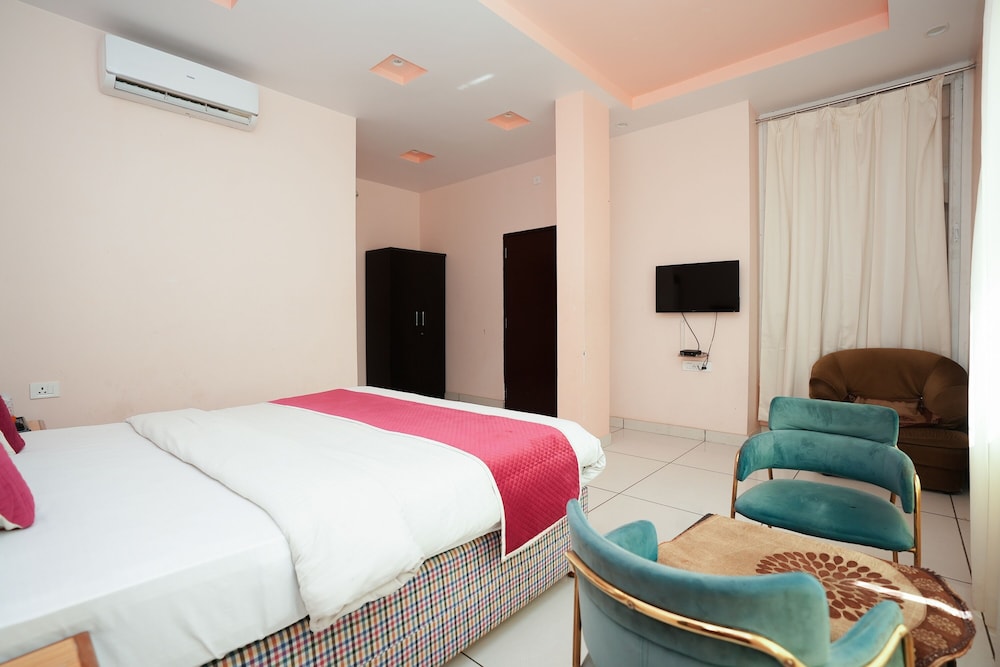 Deluxe Room - Photo 8
