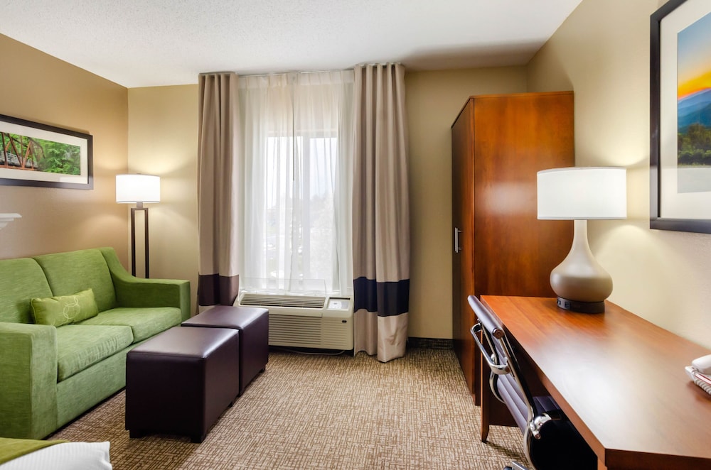 Suite, 2 Queen Beds, Non-Smoking - Photo 3