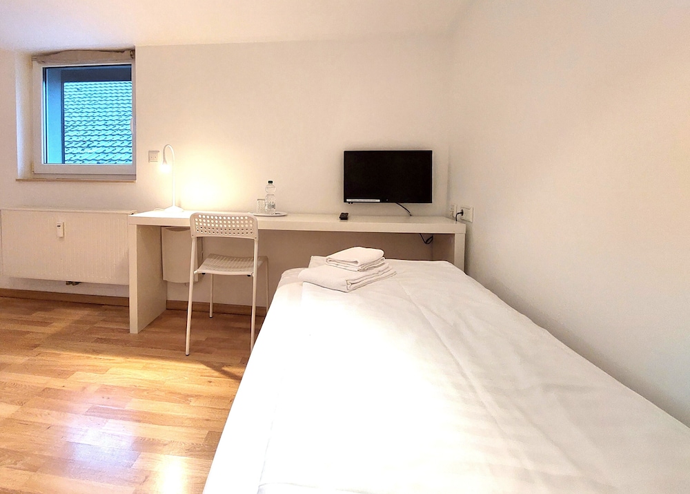 Basic Single Room, Non Smoking