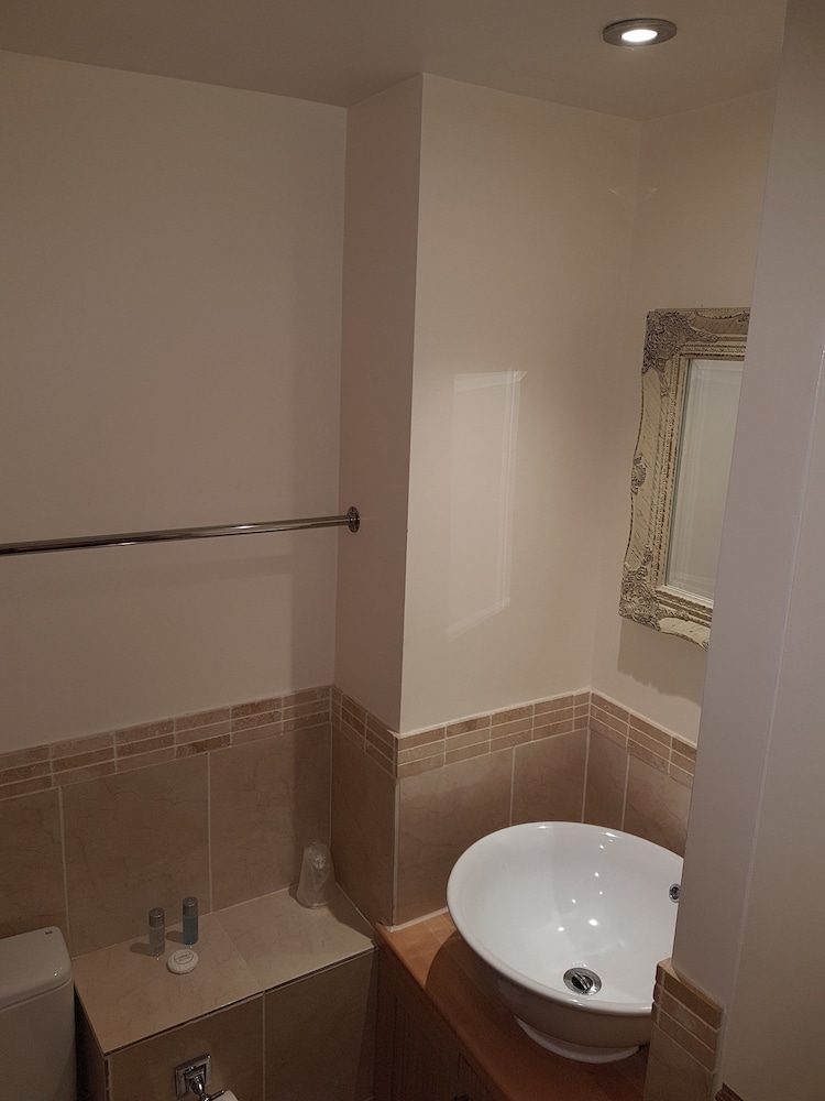 Twin Room (First Floor  Room 6) photo 2