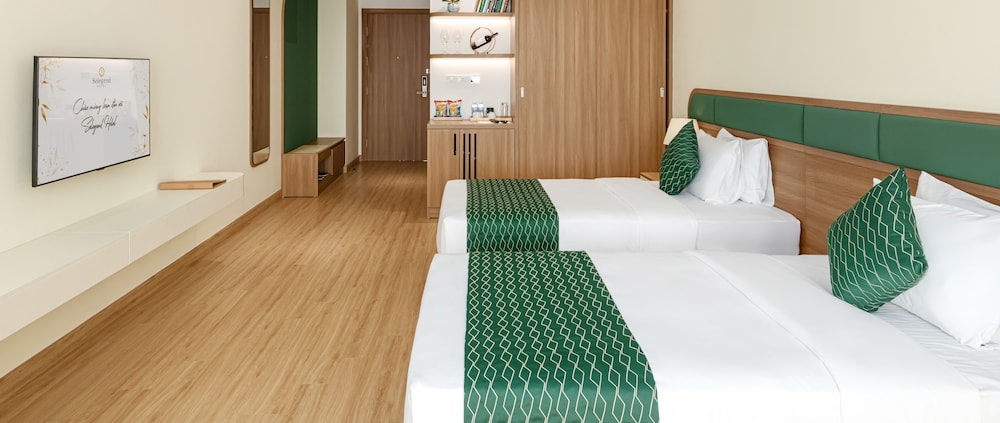 Deluxe Room - Photo 13