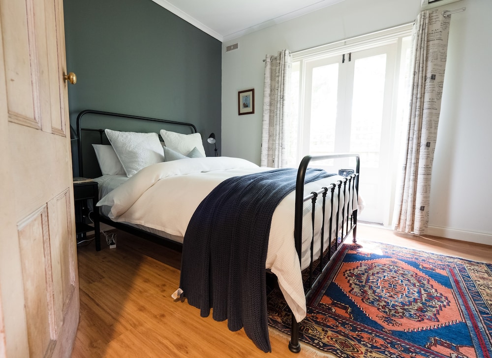 Traditional House, 2 Bedrooms, Kitchen photo 1