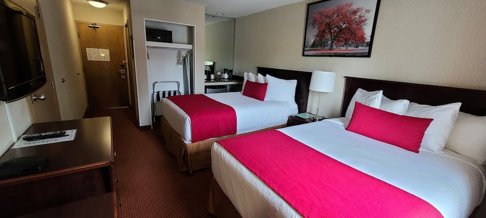 Standard Room, 2 Double Beds, Non Smoking, Refrigerator - Photo 2