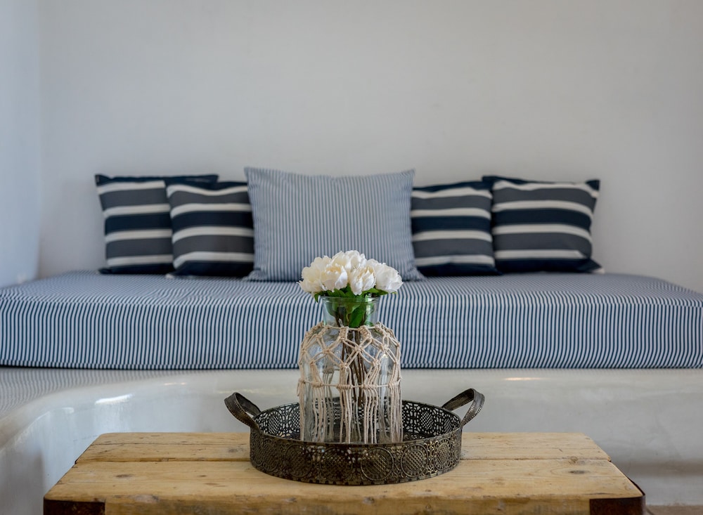 Honeymoon Suite - Photo 5
