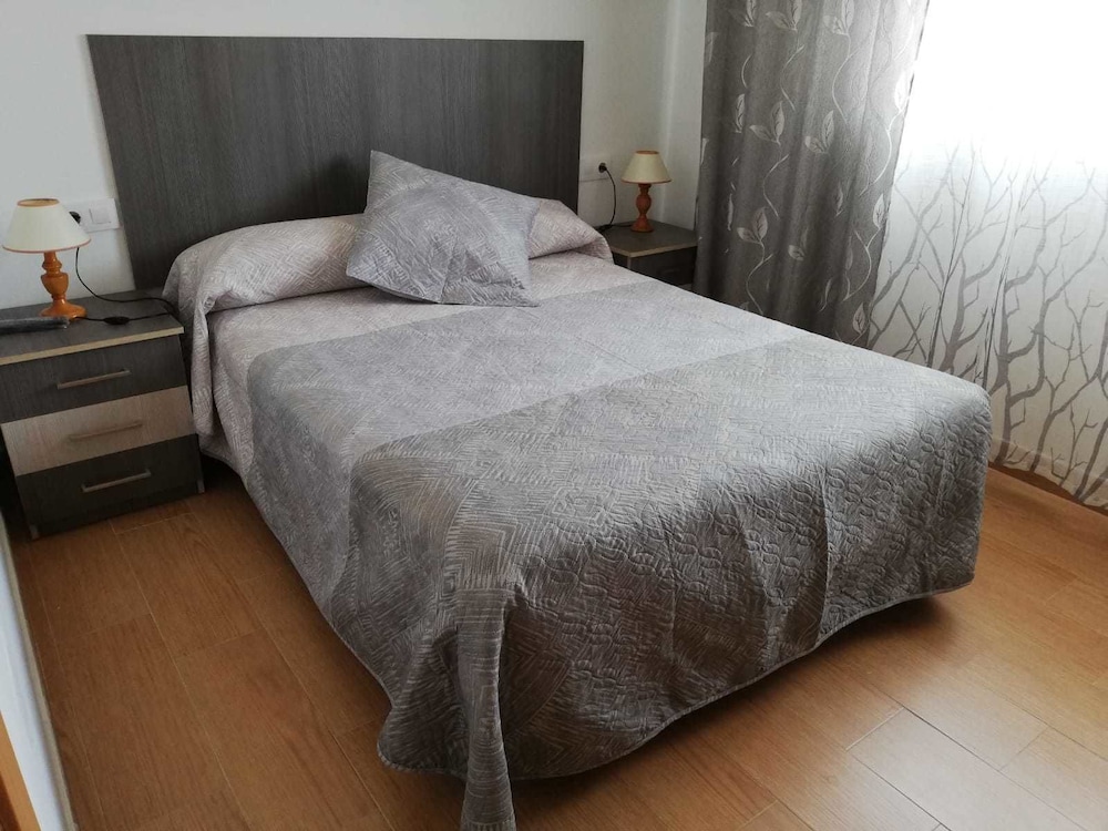 Habitación Doble, Baño Compartido, Vista al Jardín