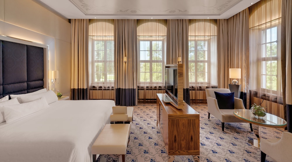 Deluxe Junior Suite photo