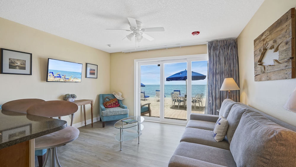 Deluxe Suite, Accessible, Beachfront photo 3