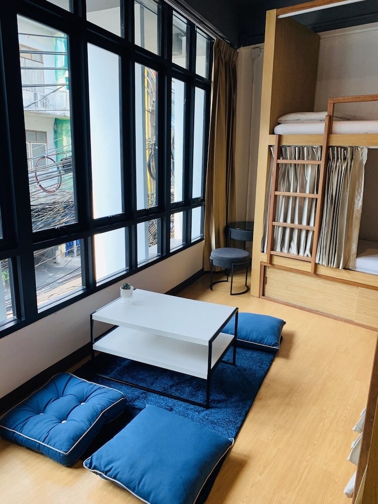 Quadruple Room with Shared Bathroom photo 2