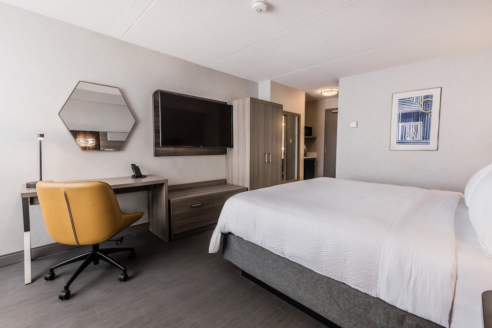 Room, 1 Queen Bed with Sofa bed, Transfer Shower, Non Smoking (Transfer Shower)