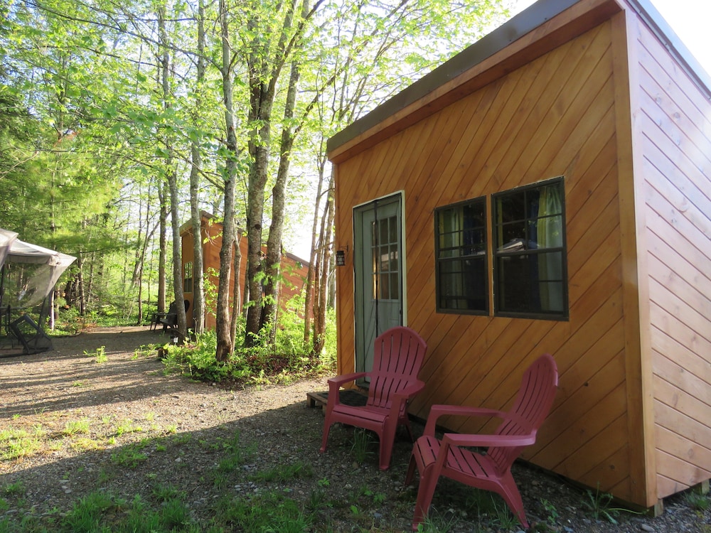 Economy Cabin photo 2