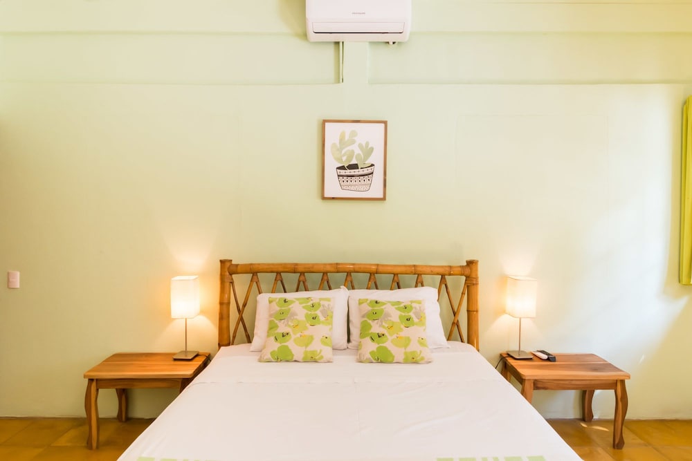 Superior Double Room, 1 King Bed, Non Smoking, Pool View